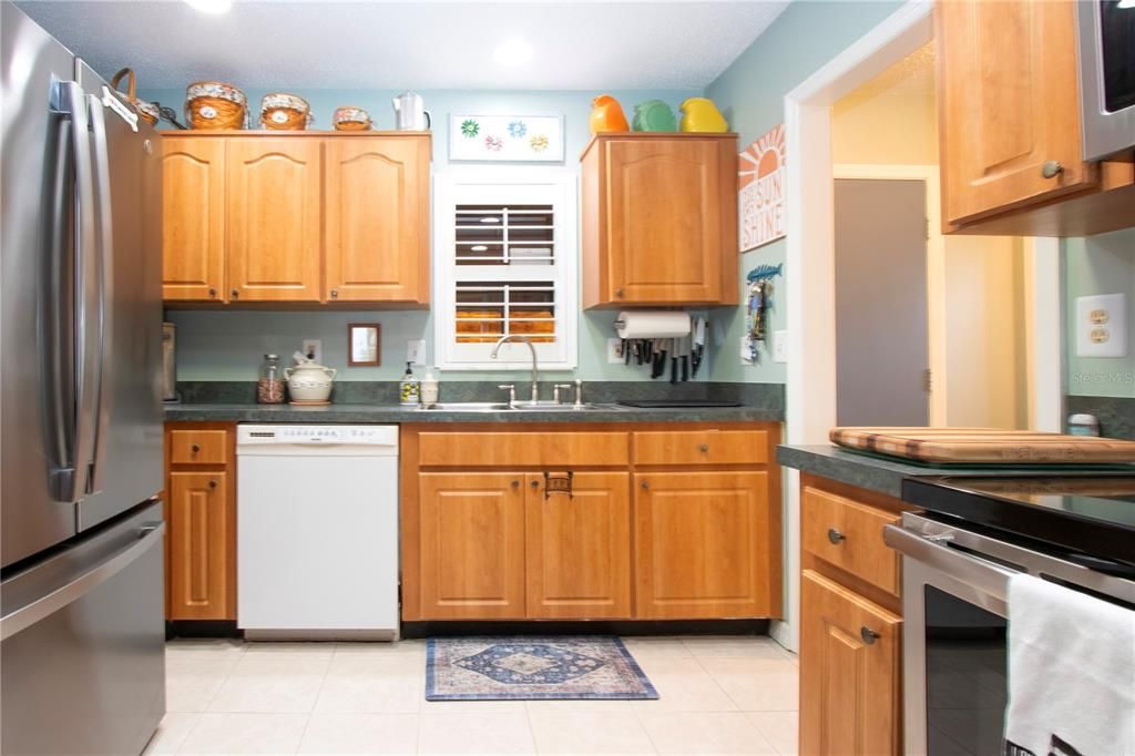 For Sale: $284,000 (2 beds, 2 baths, 1516 Square Feet)