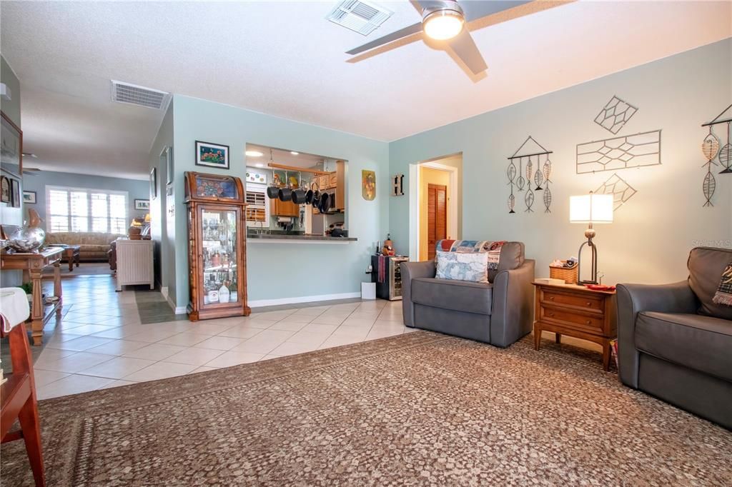 For Sale: $284,000 (2 beds, 2 baths, 1516 Square Feet)