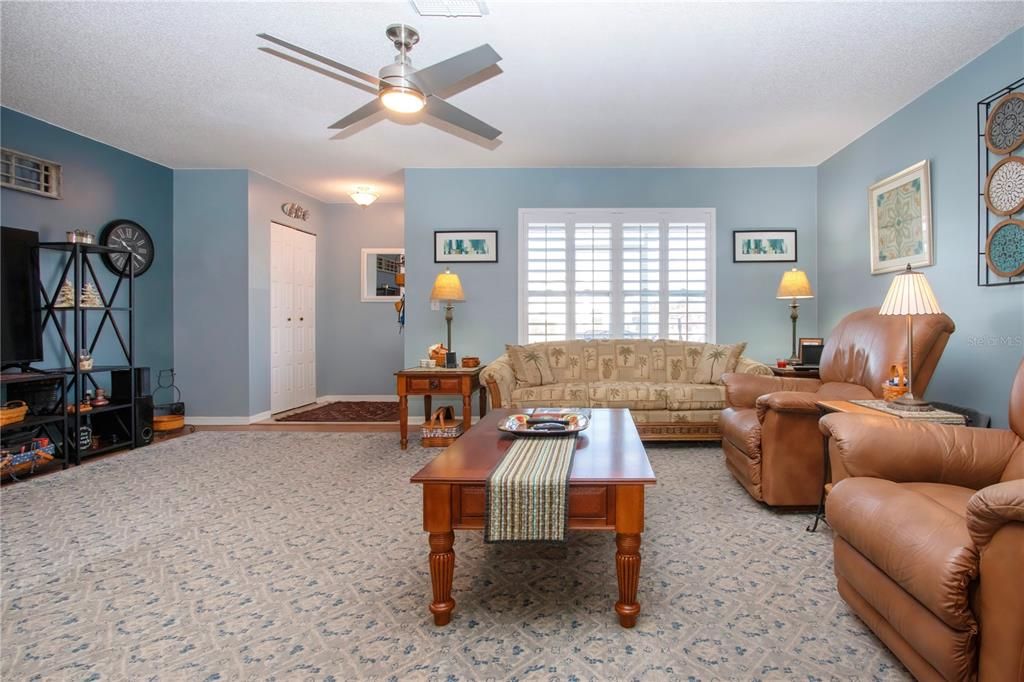 For Sale: $284,000 (2 beds, 2 baths, 1516 Square Feet)