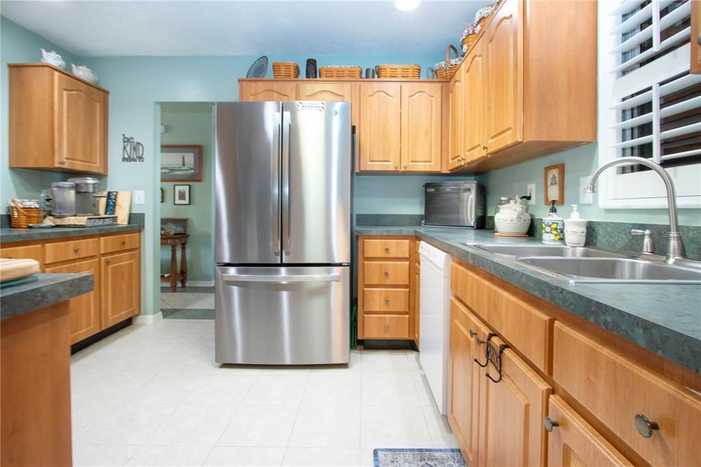 For Sale: $284,000 (2 beds, 2 baths, 1516 Square Feet)