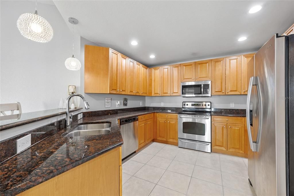 For Sale: $316,900 (2 beds, 2 baths, 1306 Square Feet)