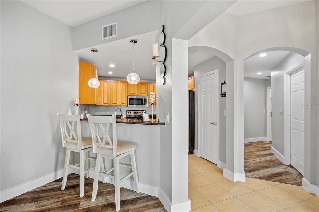 For Sale: $316,900 (2 beds, 2 baths, 1306 Square Feet)