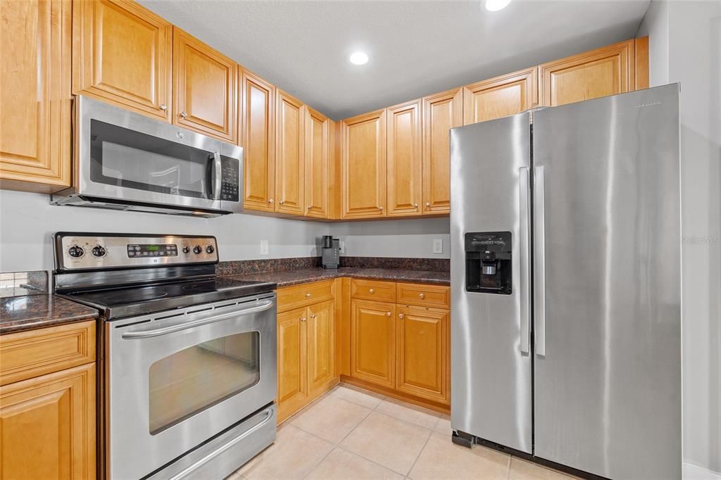 For Sale: $316,900 (2 beds, 2 baths, 1306 Square Feet)