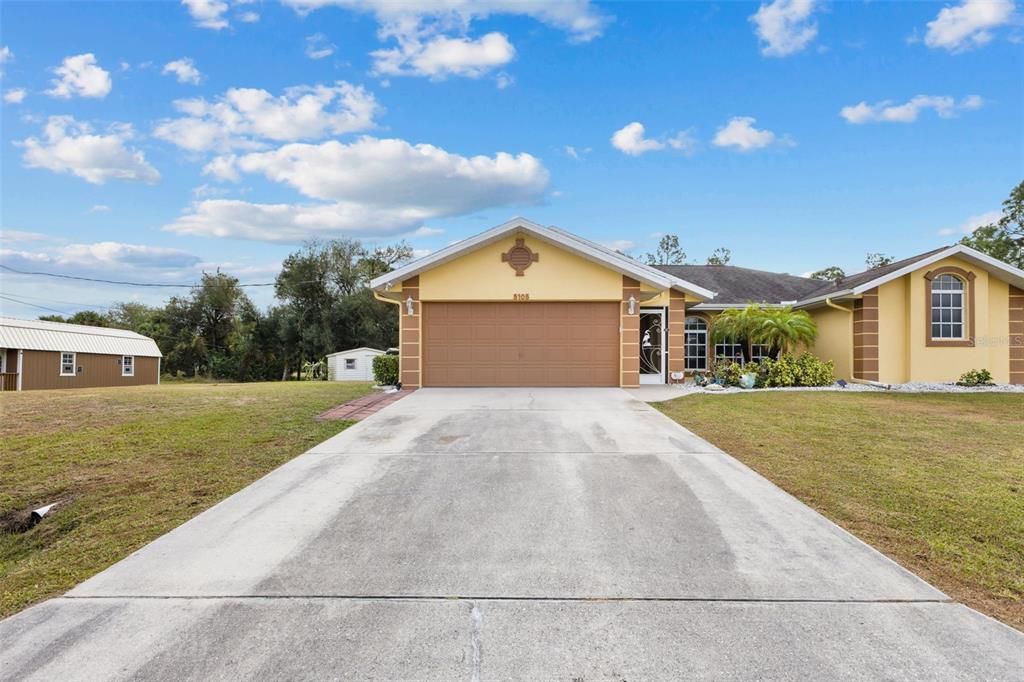 For Sale: $550,000 (3 beds, 2 baths, 1737 Square Feet)