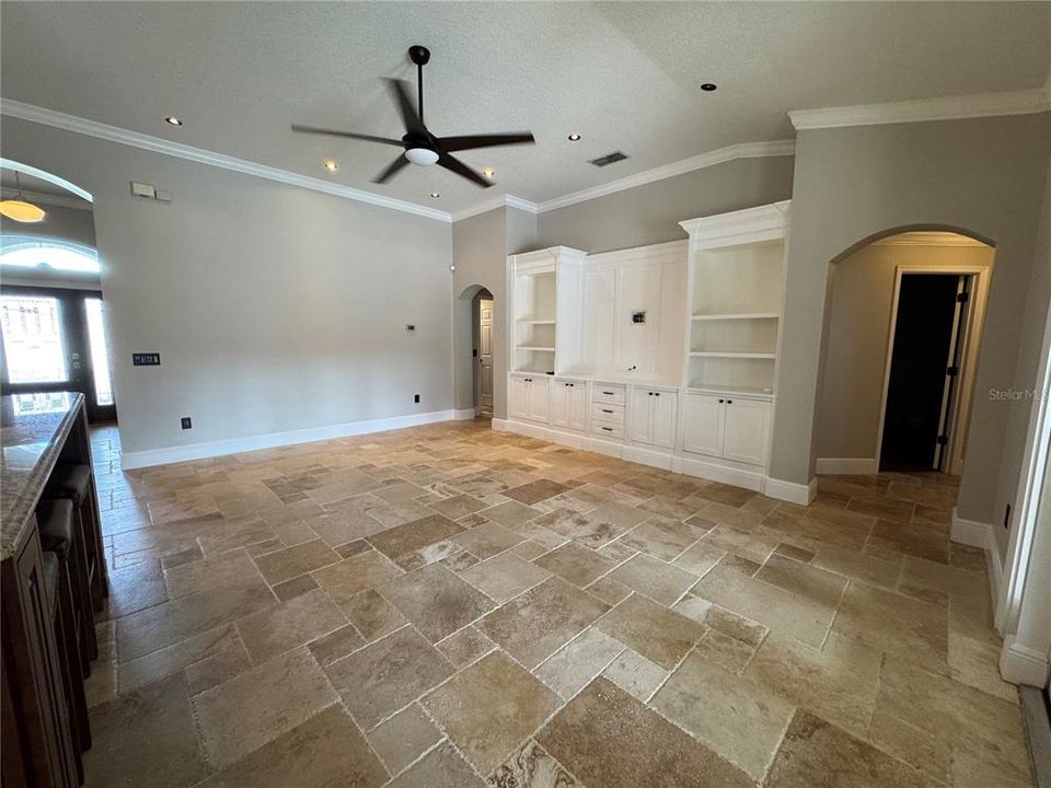 Kitchen and Breakfast Area