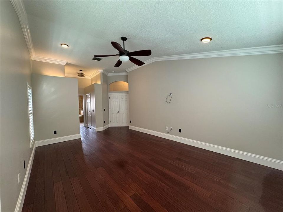 Master Bedroom His & Hers Walk In Closet