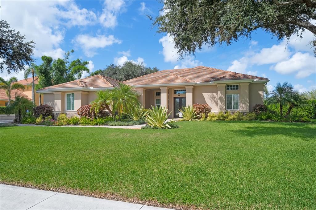 Recently Sold: $975,000 (4 beds, 3 baths, 2767 Square Feet)
