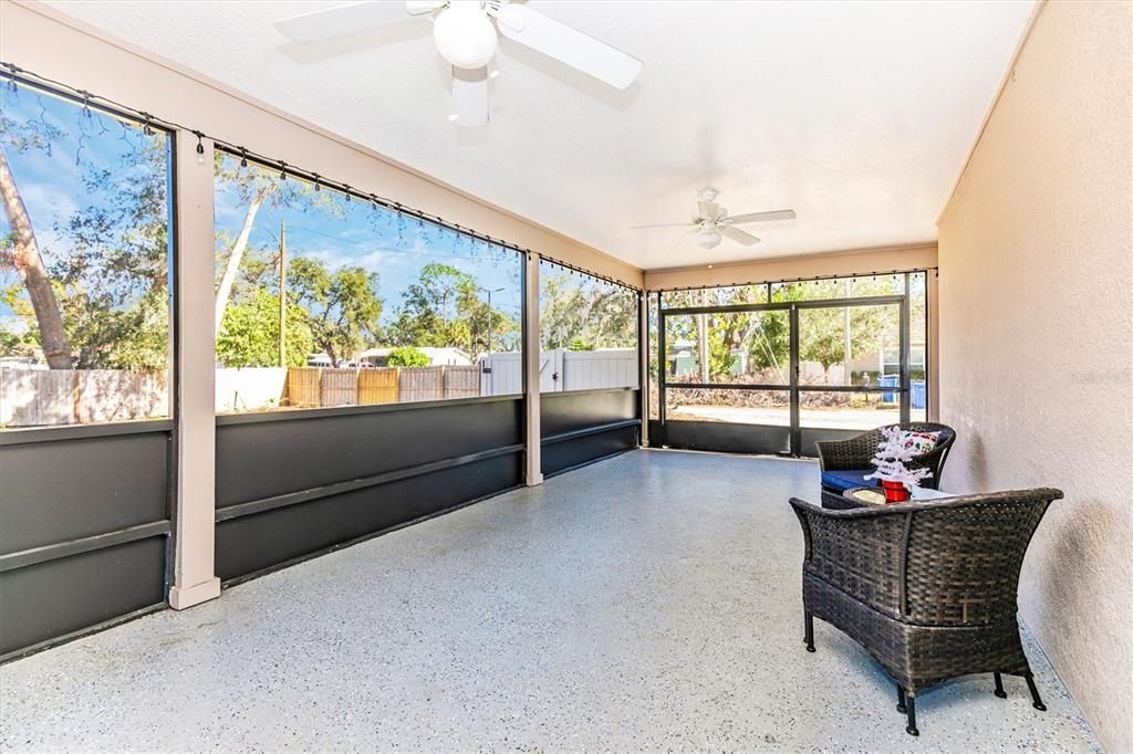 Screened Porch / Carport