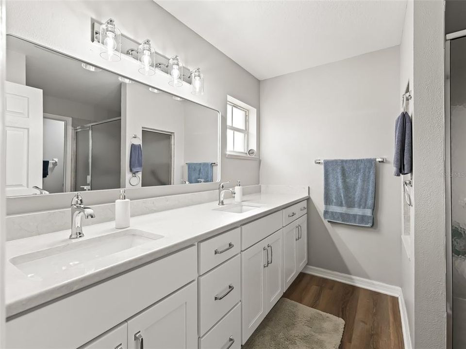 En suite w/Granite countertop Double sink vanity