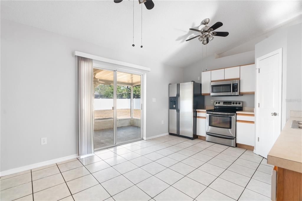 Active With Contract: $279,900 (3 beds, 2 baths, 1351 Square Feet)