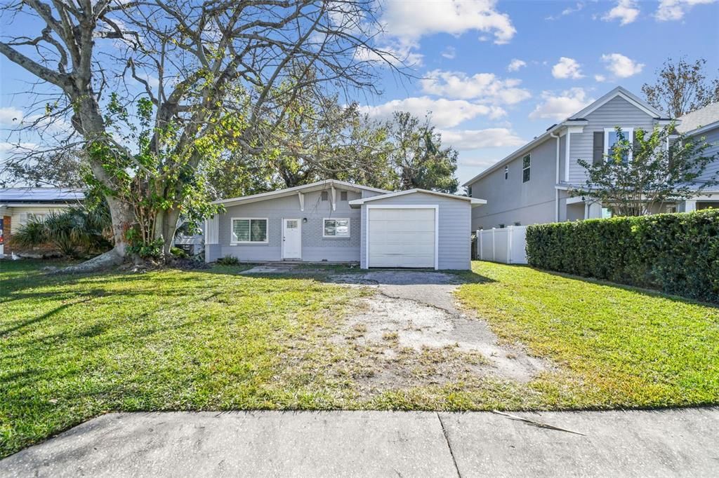 For Sale: $650,000 (3 beds, 1 baths, 1398 Square Feet)