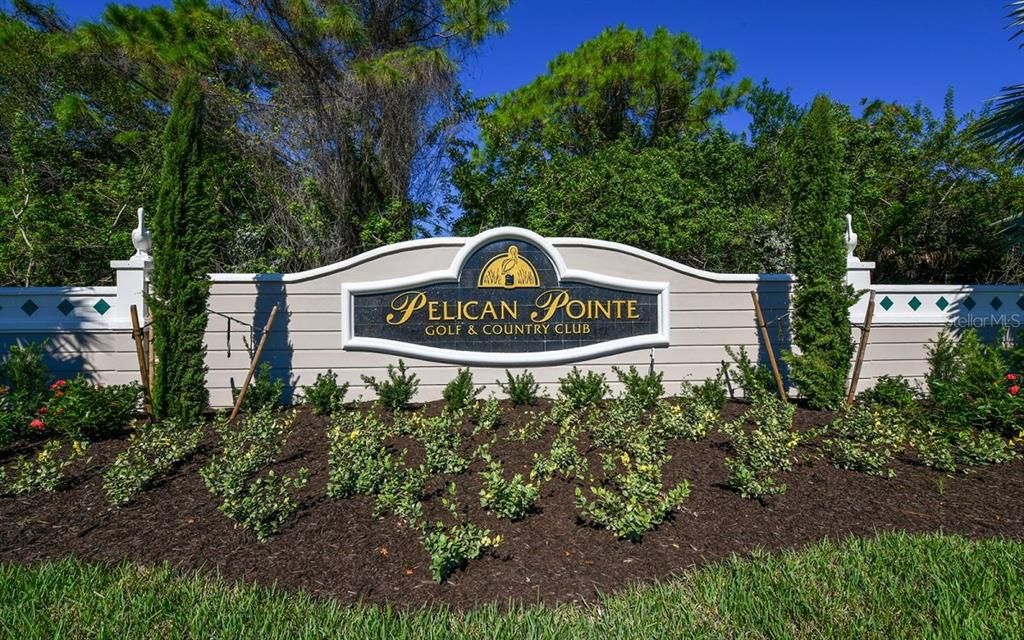 Pelican Pointe Golf & Country Club entrance monument