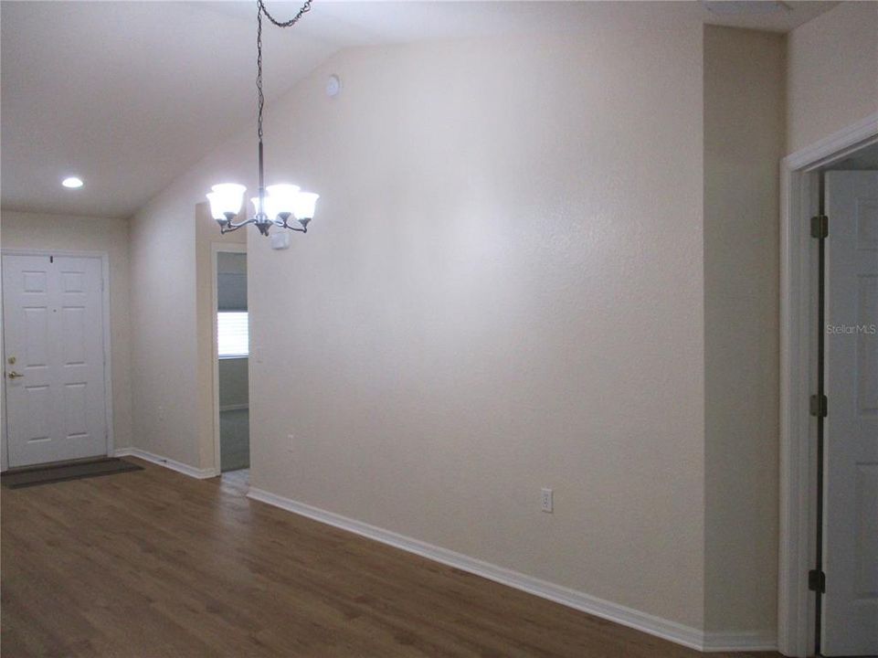 For Sale: $229,000 (2 beds, 2 baths, 1582 Square Feet)