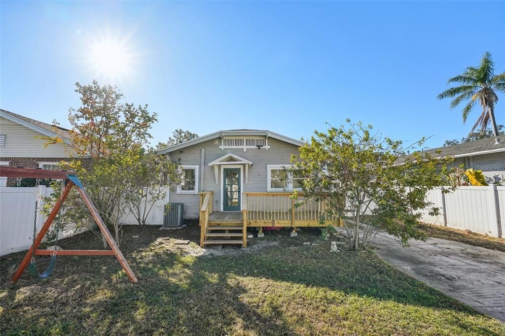 For Sale: $385,000 (3 beds, 1 baths, 960 Square Feet)