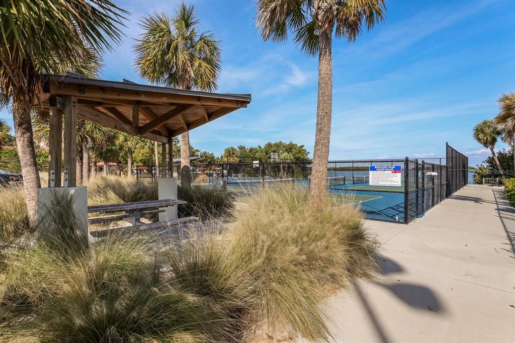 Bayfront Park.  Dog Park, Pickleball, Tennis, Kayaking, Playground