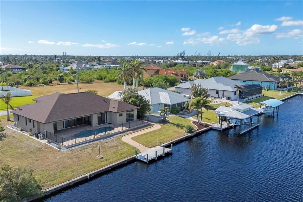 80 feet of Seawall with Sailboat Access