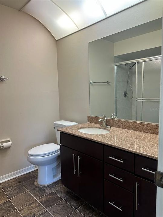 Active With Contract: $1,300 (2 beds, 1 baths, 924 Square Feet)