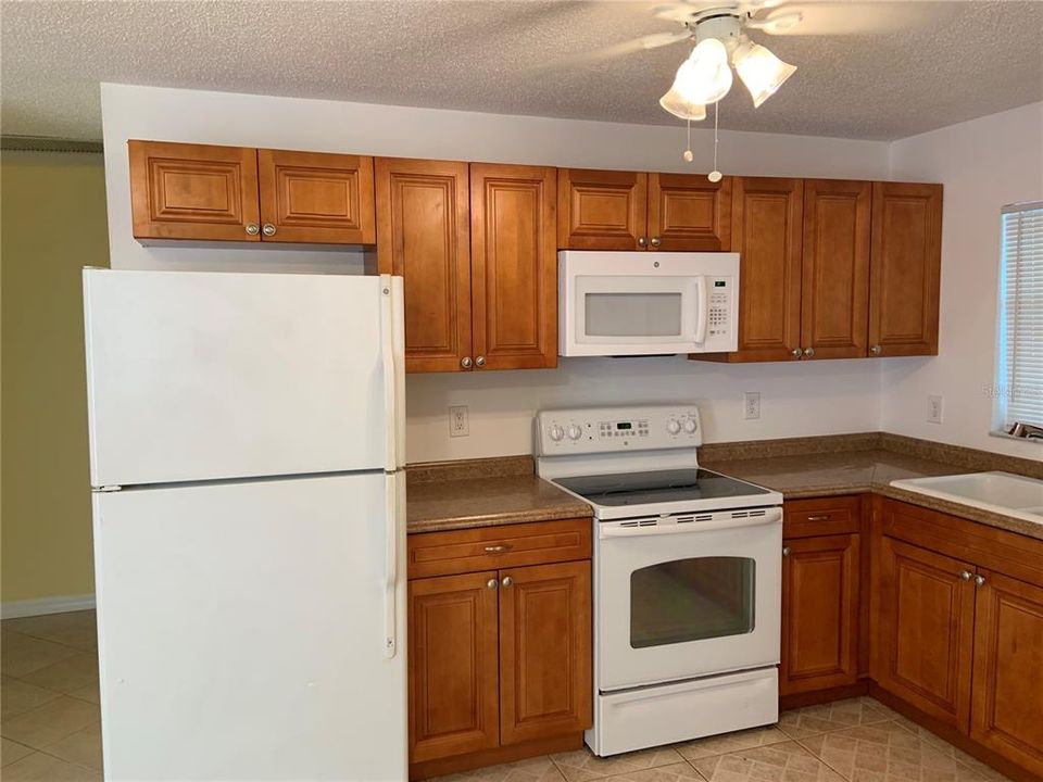 For Rent: $1,650 (2 beds, 1 baths, 980 Square Feet)