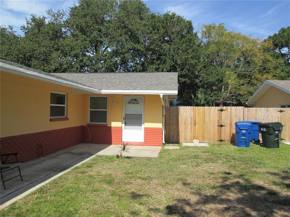 For Rent: $1,650 (2 beds, 1 baths, 980 Square Feet)