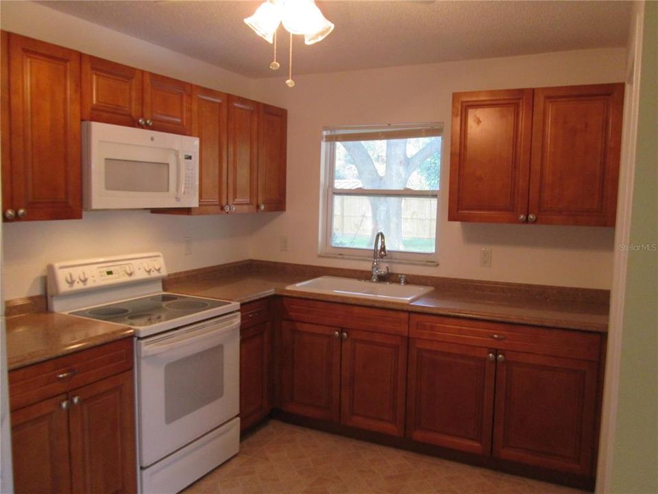 For Rent: $1,650 (2 beds, 1 baths, 980 Square Feet)