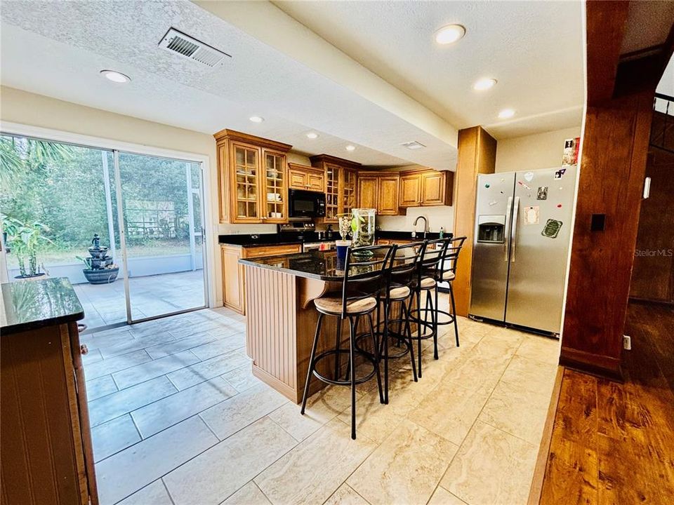 For Sale: $349,900 (2 beds, 2 baths, 1481 Square Feet)