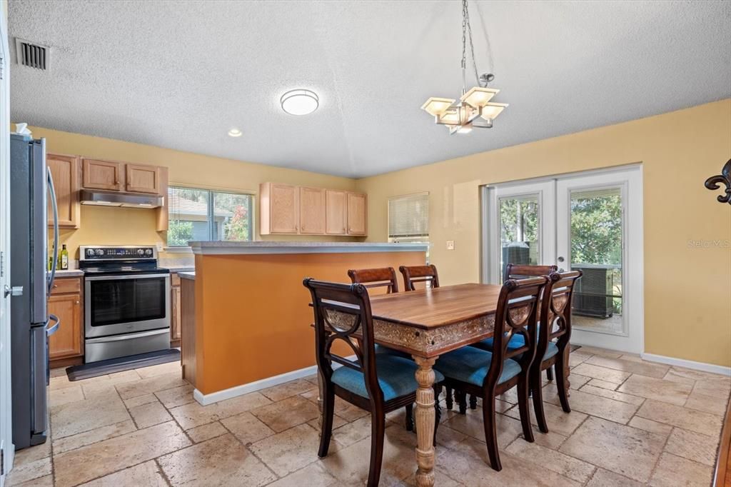 For Sale: $299,900 (3 beds, 2 baths, 1690 Square Feet)