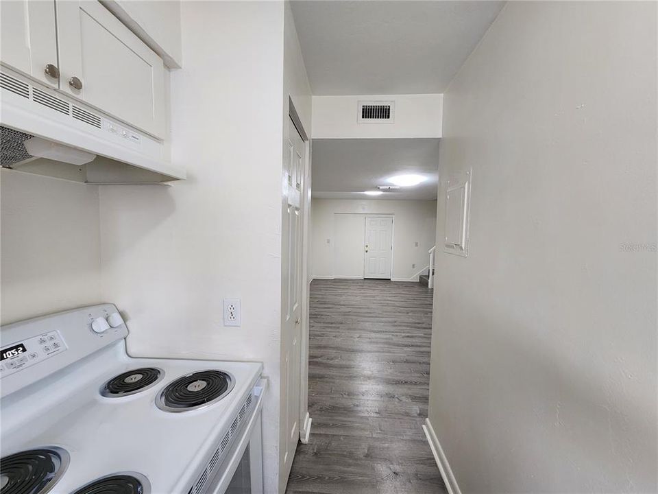 For Rent: $1,000 (2 beds, 1 baths, 992 Square Feet)