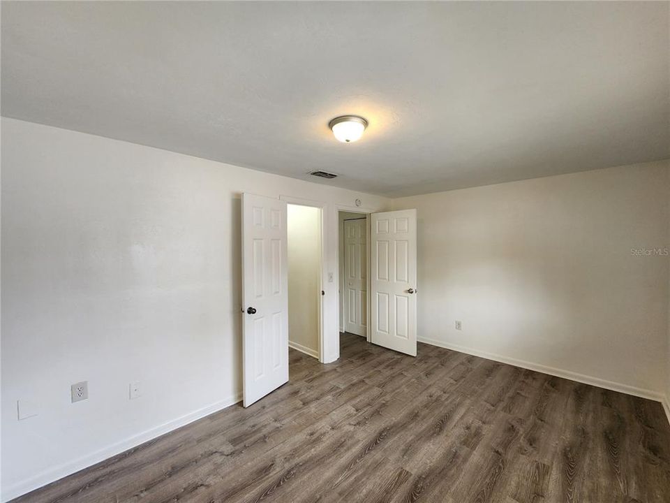 For Rent: $1,000 (2 beds, 1 baths, 992 Square Feet)