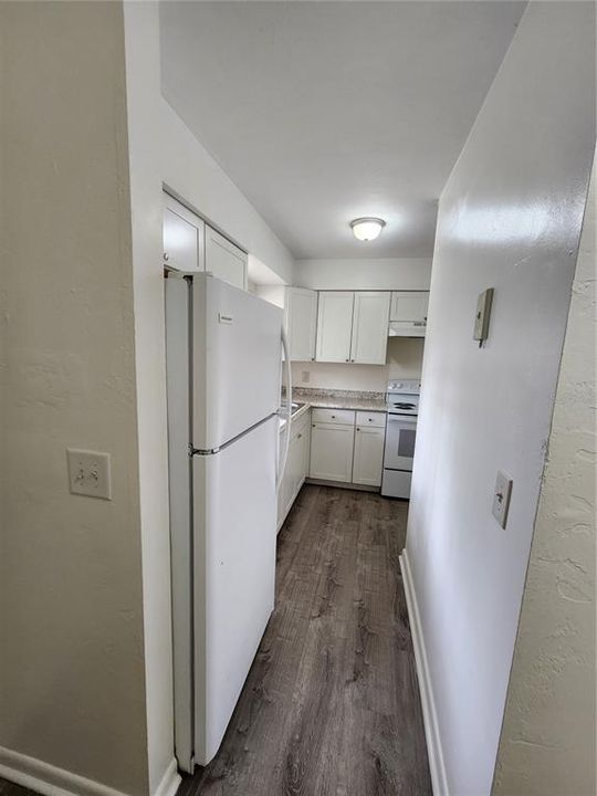 For Rent: $1,000 (2 beds, 1 baths, 992 Square Feet)