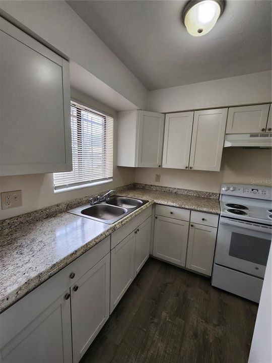 For Rent: $1,000 (2 beds, 1 baths, 992 Square Feet)