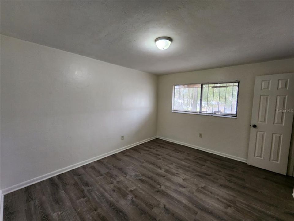 For Rent: $1,000 (2 beds, 1 baths, 992 Square Feet)