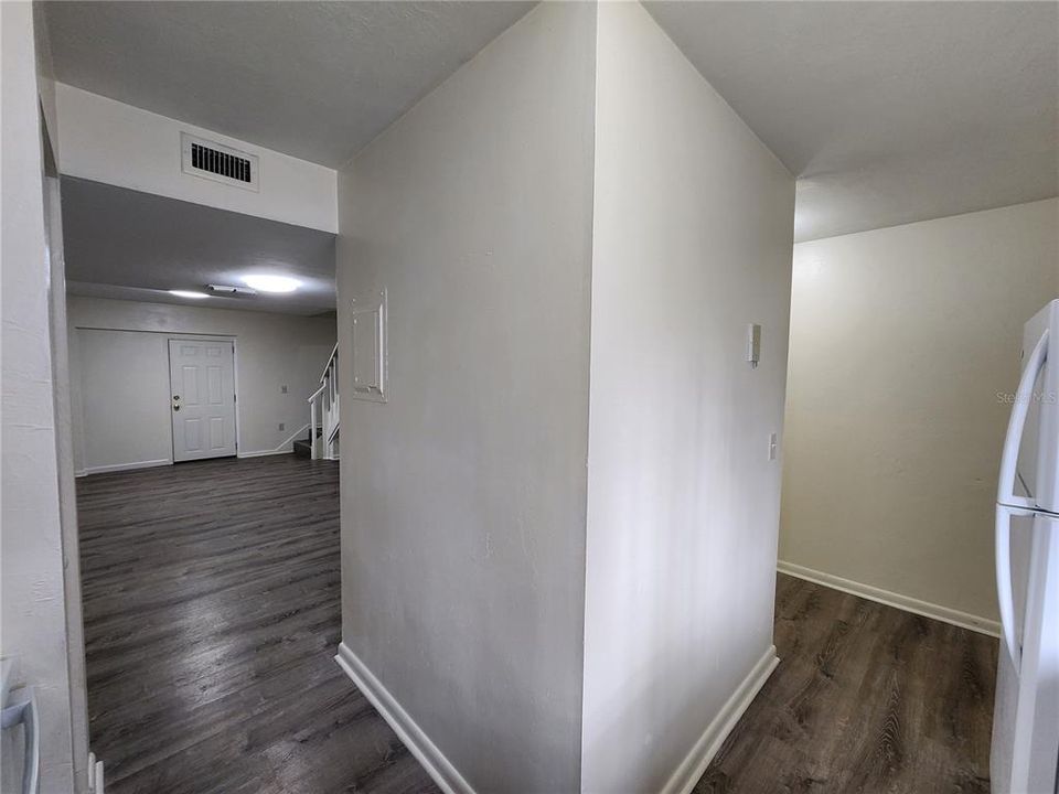 For Rent: $1,000 (2 beds, 1 baths, 992 Square Feet)