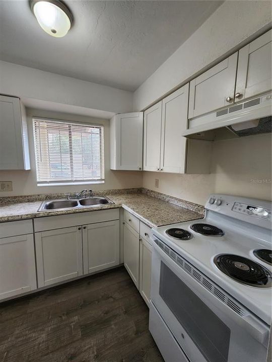 For Rent: $1,000 (2 beds, 1 baths, 992 Square Feet)