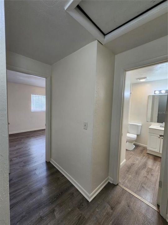 For Rent: $1,000 (2 beds, 1 baths, 992 Square Feet)