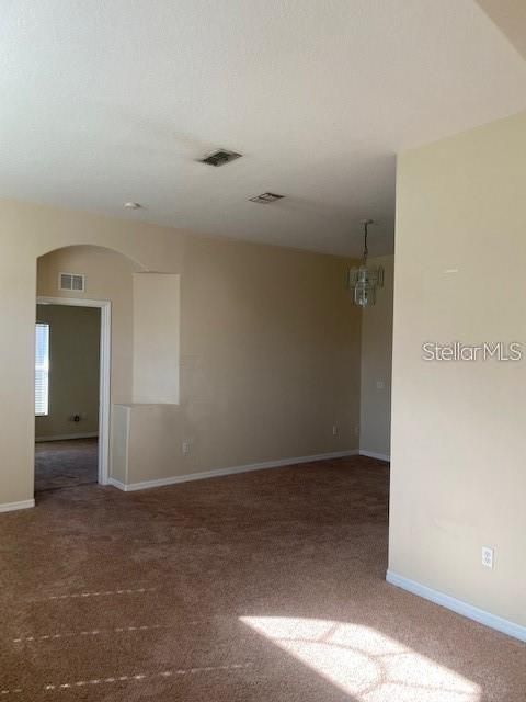 For Rent: $1,900 (3 beds, 2 baths, 1957 Square Feet)