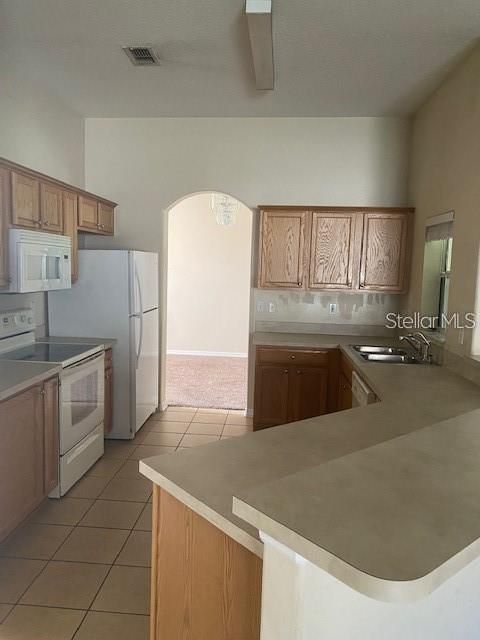 For Rent: $1,900 (3 beds, 2 baths, 1957 Square Feet)