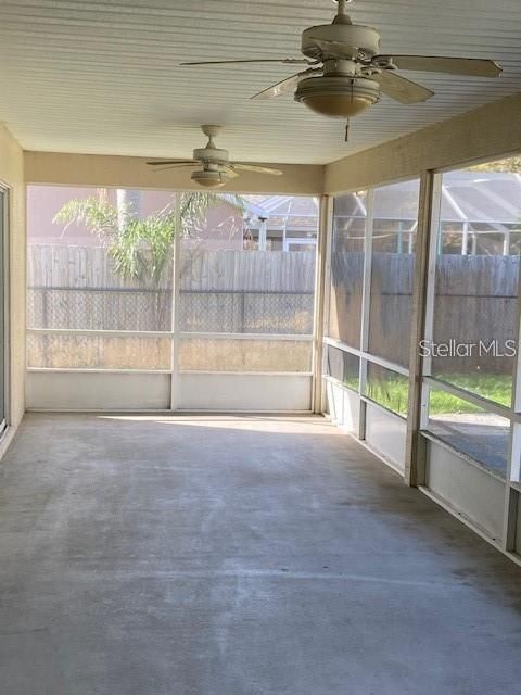 For Rent: $1,900 (3 beds, 2 baths, 1957 Square Feet)