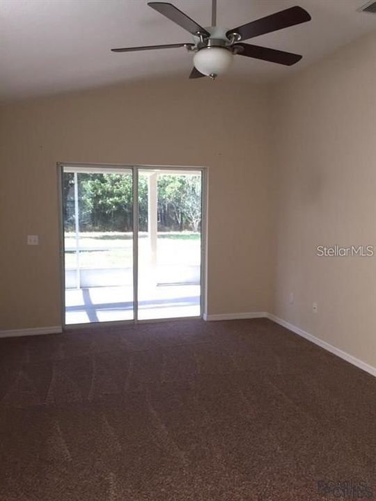 For Rent: $1,900 (3 beds, 2 baths, 1957 Square Feet)