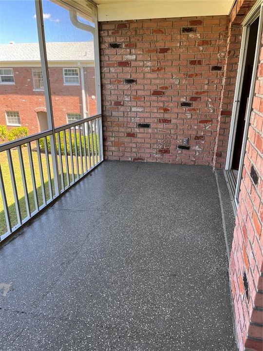 covered screened patio