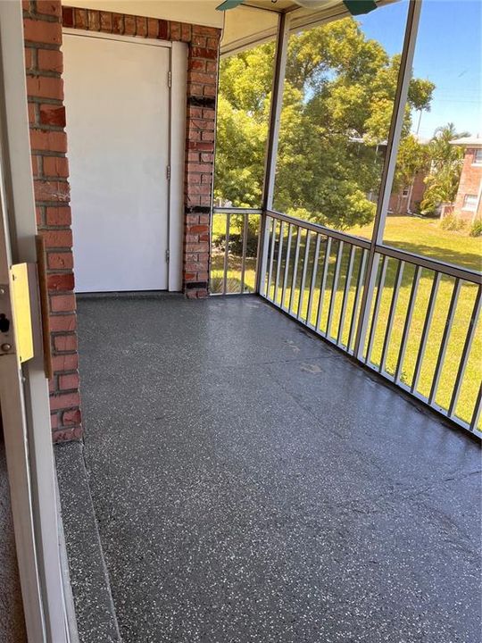 covered screened patio