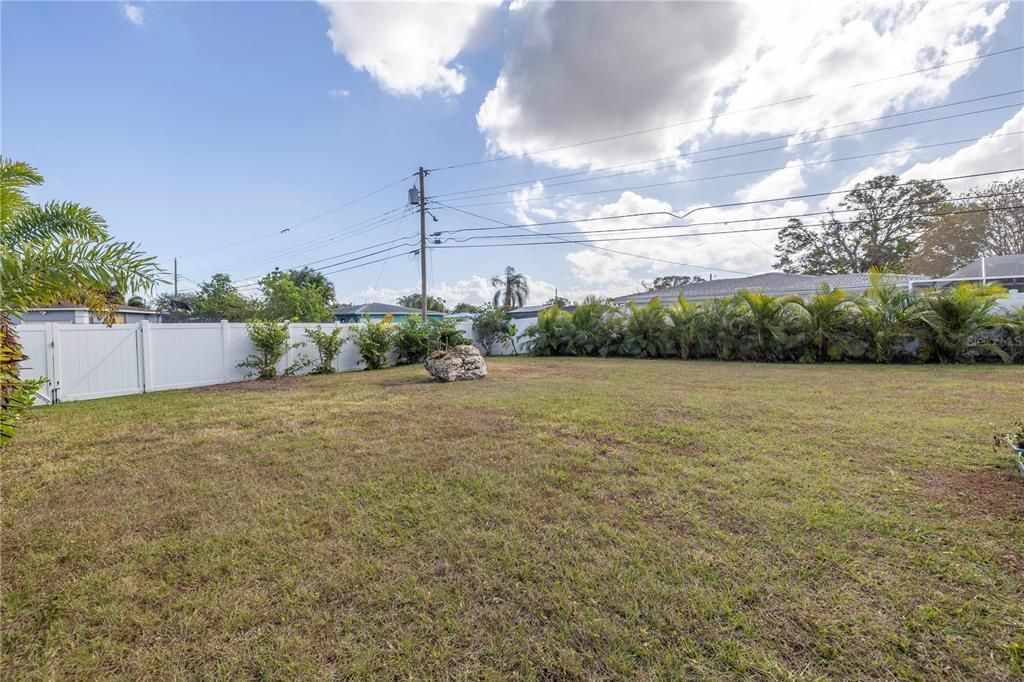 For Sale: $699,000 (3 beds, 2 baths, 1679 Square Feet)