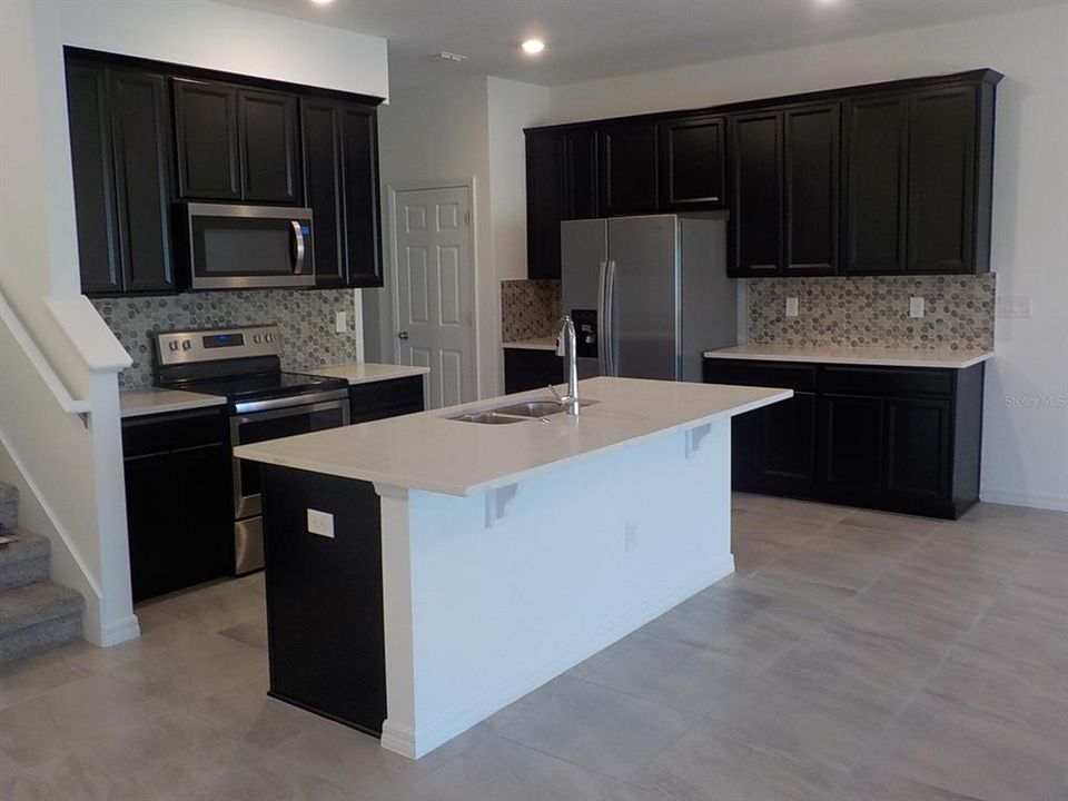 For Sale: $449,500 (3 beds, 2 baths, 2170 Square Feet)