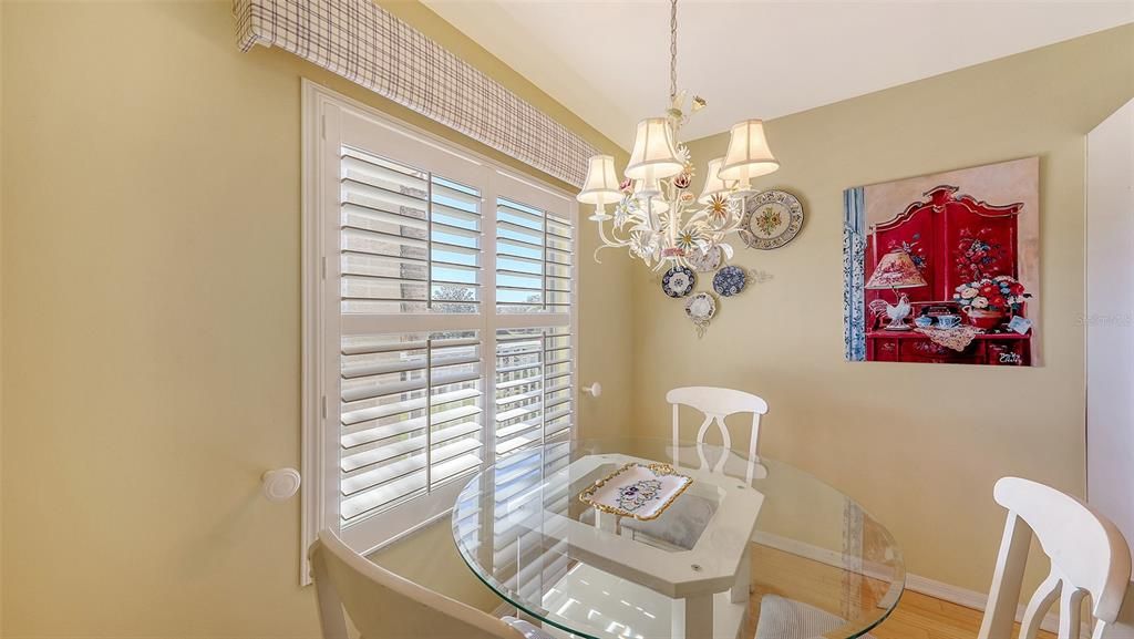 For Sale: $299,000 (2 beds, 2 baths, 1106 Square Feet)