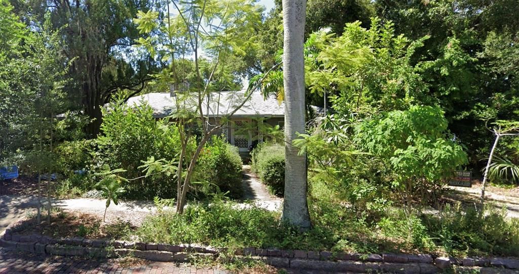 Recently Sold: $1,275,000 (5 beds, 3 baths, 3136 Square Feet)