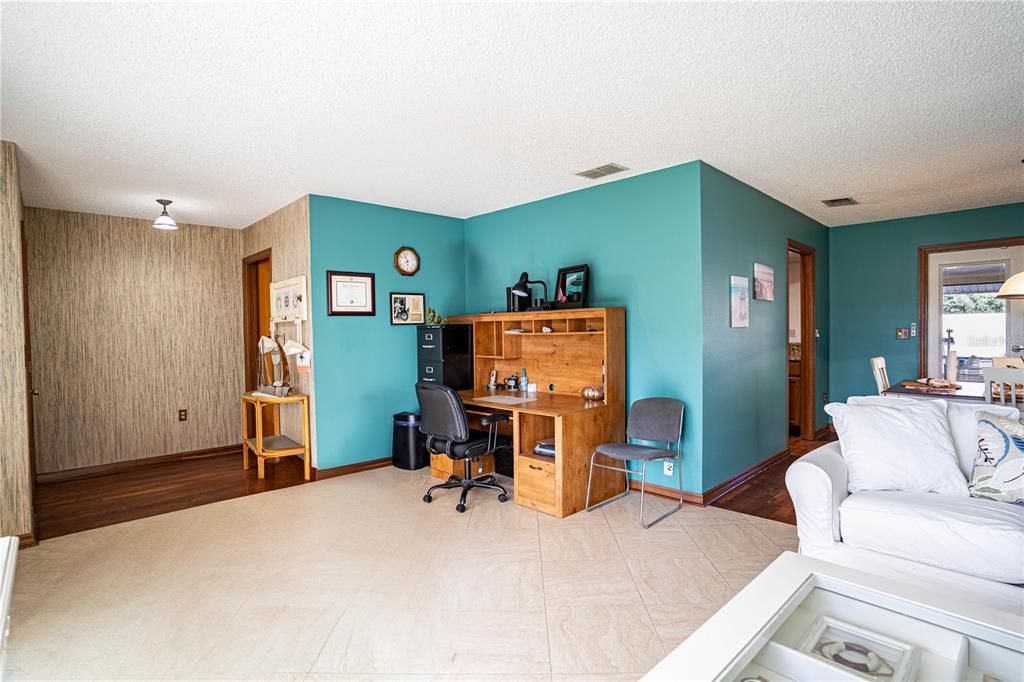 For Sale: $399,500 (3 beds, 2 baths, 2109 Square Feet)