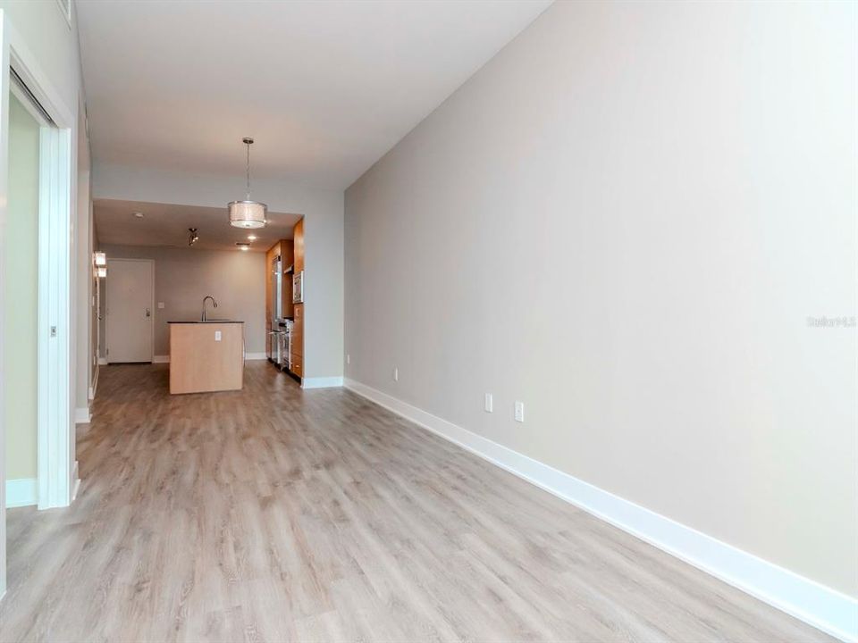 For Sale: $389,900 (1 beds, 1 baths, 840 Square Feet)