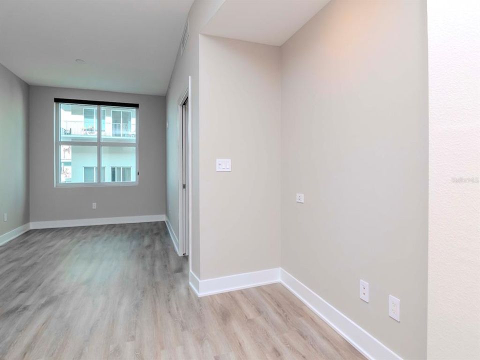 For Sale: $389,900 (1 beds, 1 baths, 840 Square Feet)