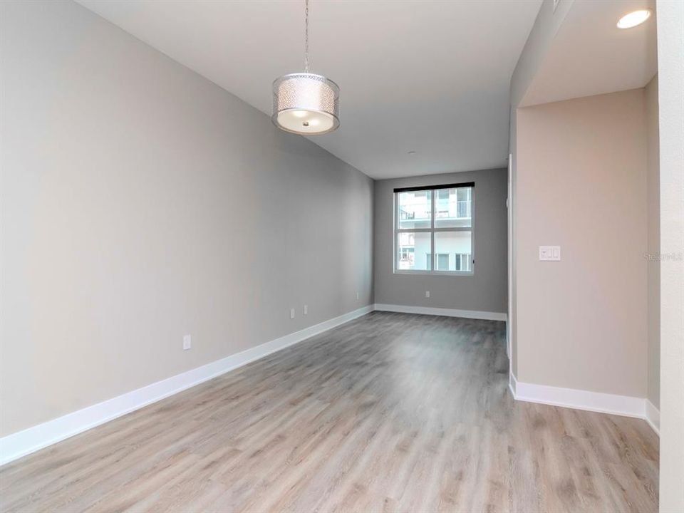 For Sale: $389,900 (1 beds, 1 baths, 840 Square Feet)