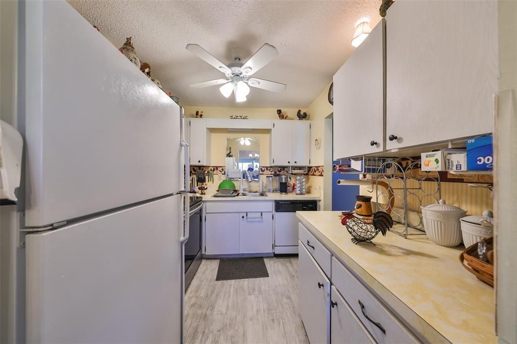 For Sale: $160,000 (2 beds, 2 baths, 960 Square Feet)