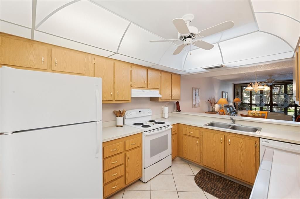 For Sale: $180,000 (2 beds, 2 baths, 970 Square Feet)